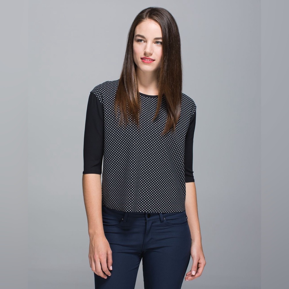 Lululemon Out Of This World Tee Biggy‎ Dot Printed Black Ghost size 2